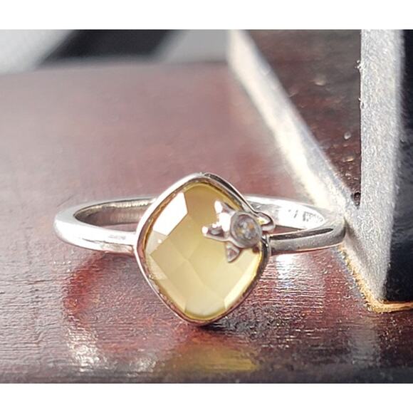 Chic Rhodium-Plated Size 9 Ring with Yellow Faceted Gemstone and Star Accent - Picture 6 of 10